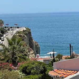ad-hus-on-carvoeiro.hotelaalgarve.com/